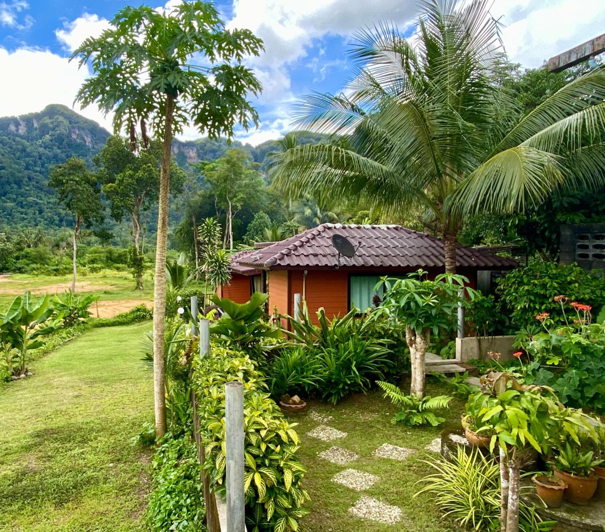 Guesthouse 88 Phang Nga Exterior photo